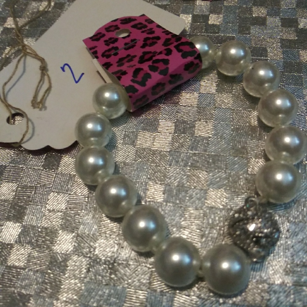 Bracelets - Picture 3 of 8
